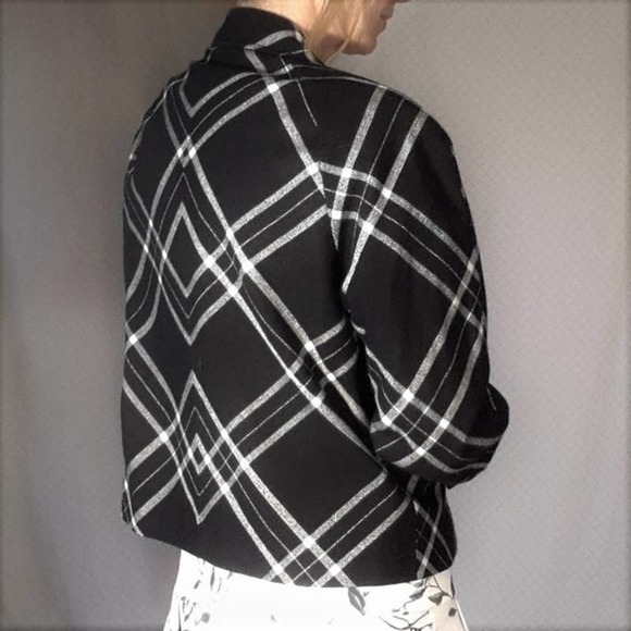 WOOL Career Jacket Black White French Styled Boxy Short Blazer Geometric Sz 8 - Picture 12 of 17